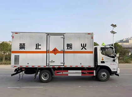 新源爆破器材运输车