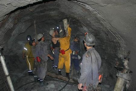 新源工程爆破中的危险因素分析以及应对工程爆破危险的措施