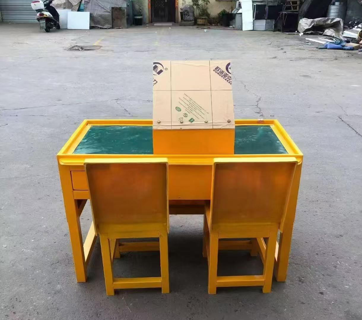 新源防静电导通桌井下煤矿火工品发放桌：危险品流转的安全守护者